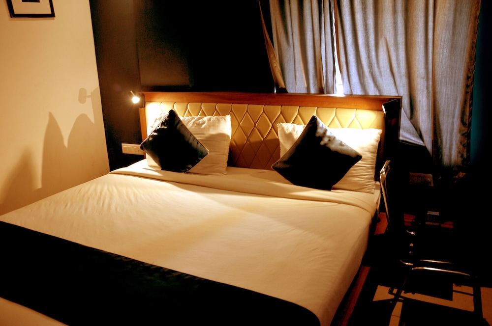 Standard Double Room - Photo 8