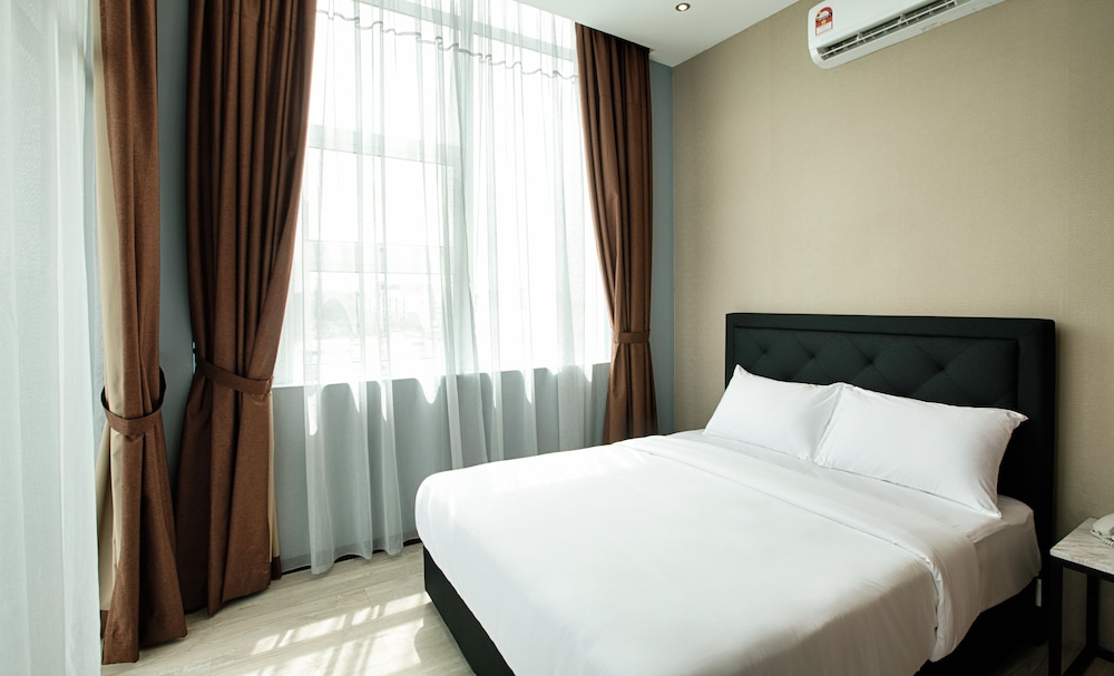 Presidential Suite, 1 Queen Bed, Non Smoking photo 2