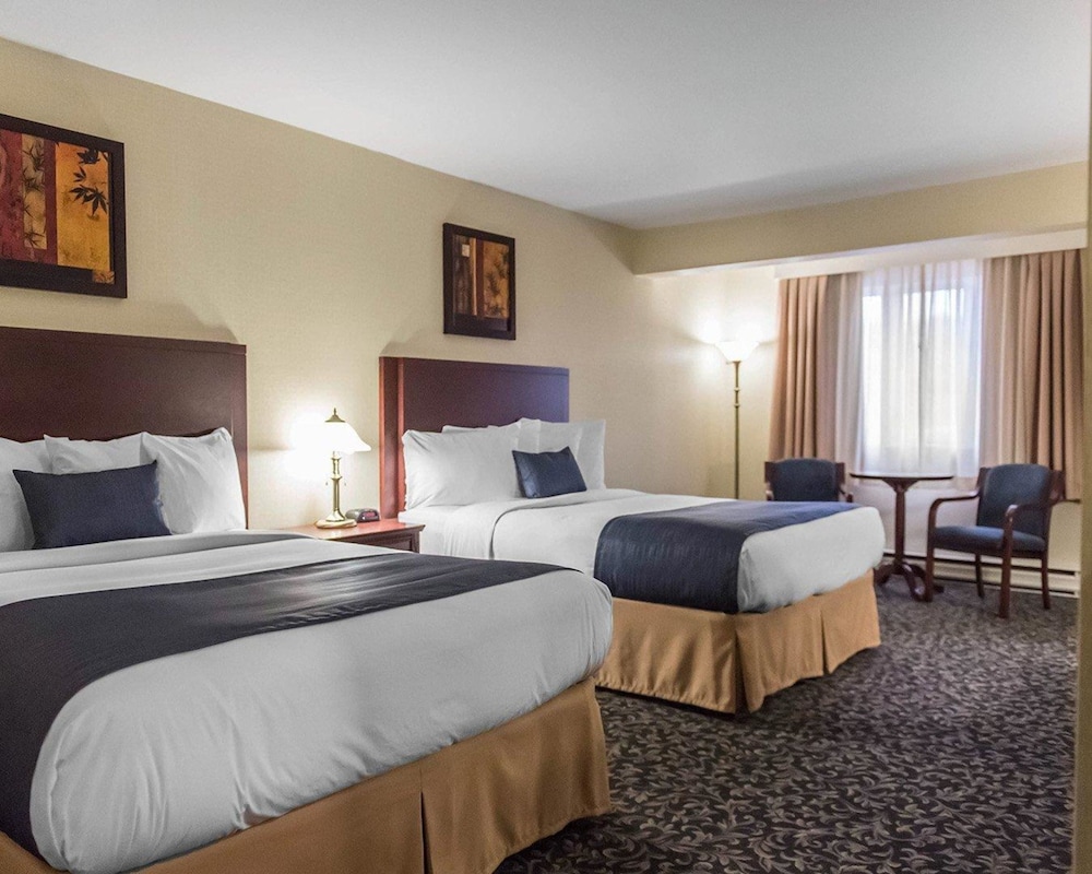 Standard Room, 2 Queen Beds, Non Smoking - Photo 1