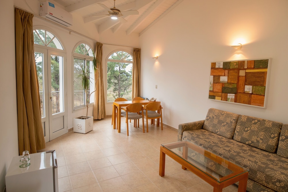 Luxury Double or Twin Room photo 2