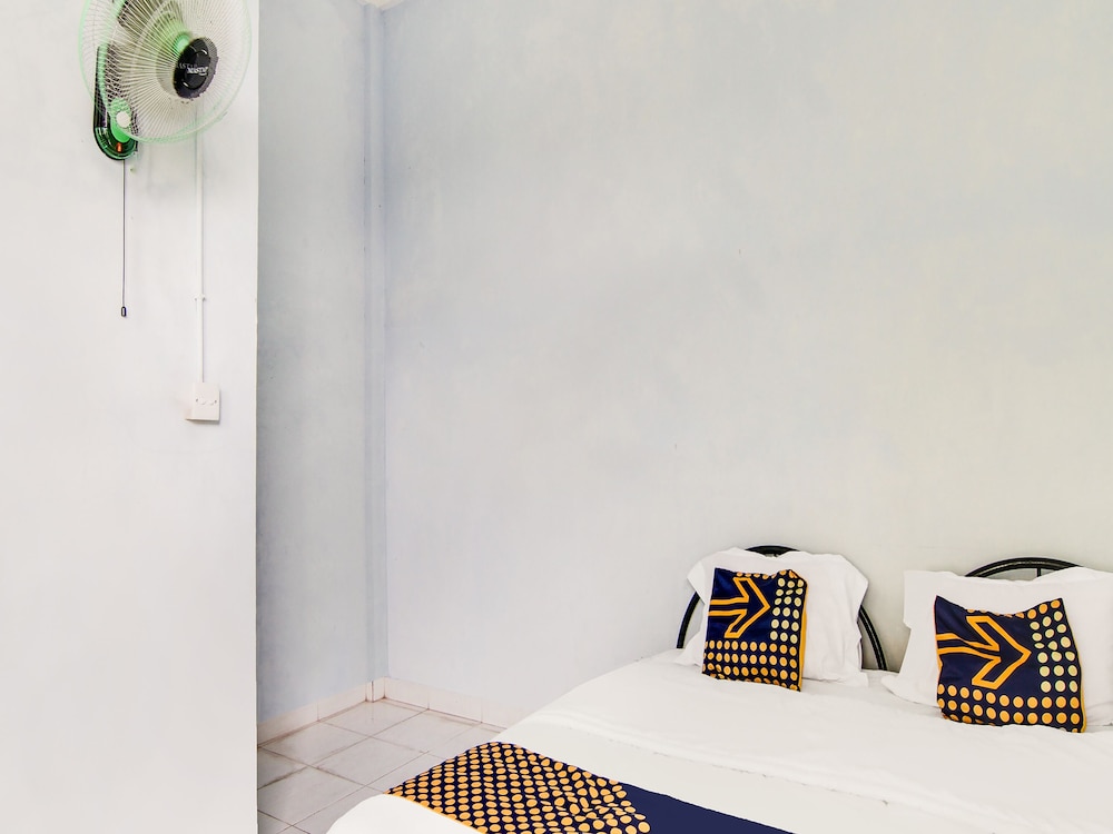 Double Room - Photo 11
