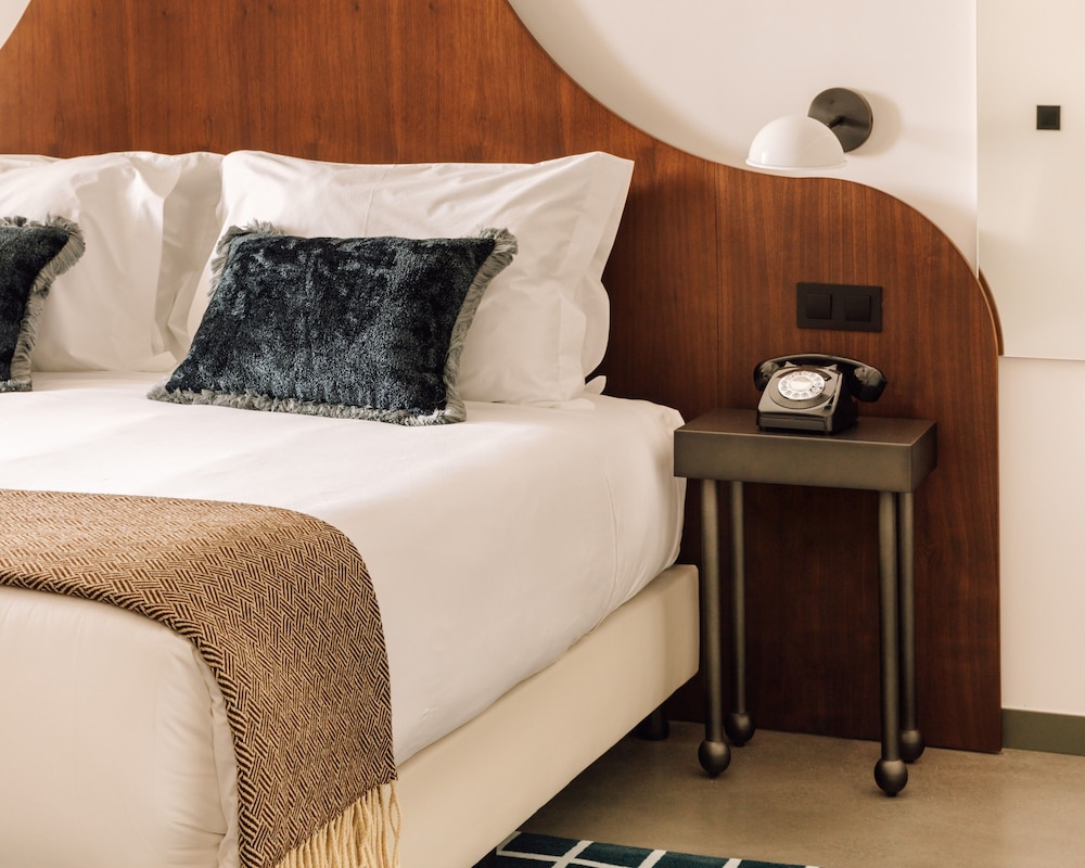 Suite, 1 Bedroom, River View - Photo 3