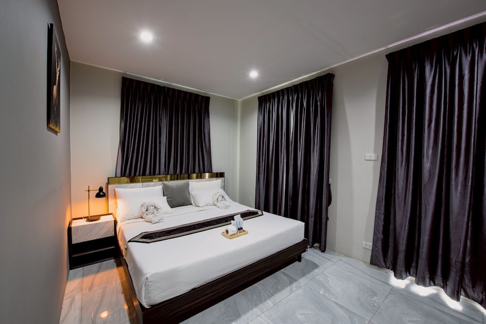 Corner Residence-Side Deluxe Double Bed - Photo 4