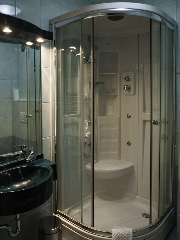 Standard Double Room, Park View - Photo 5