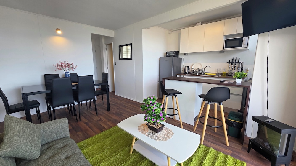 Classic Apartment, Partial Lake View photo 1