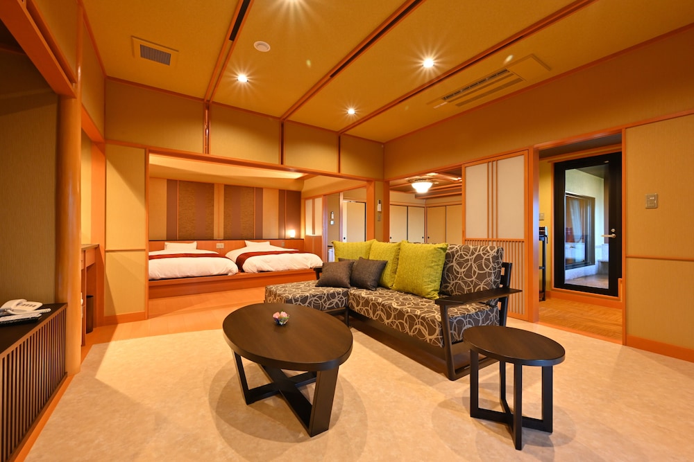 Japanese-Western Style Special Suite with Open-Air Hot spring Bath - Photo 3