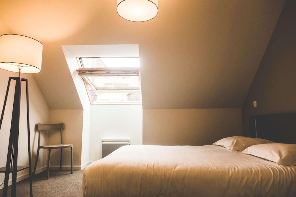 Twin Room - Photo 8