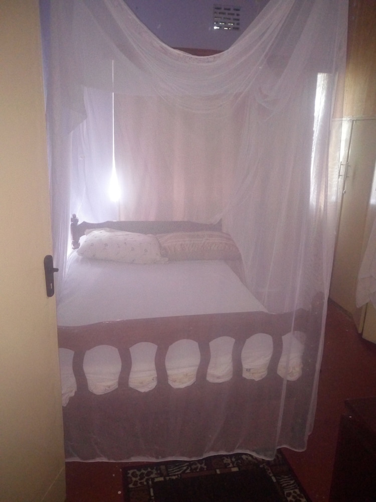 House, 4 Bedrooms photo 1
