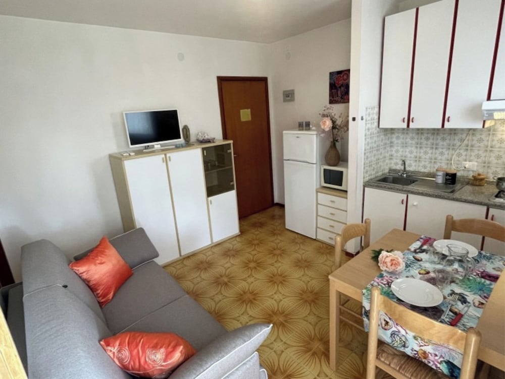 Apartment, 2 Bedrooms, Balcony, City View