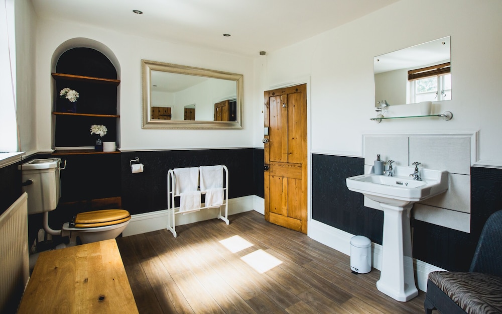 Double or Twin Room, Private Bathroom photo 3
