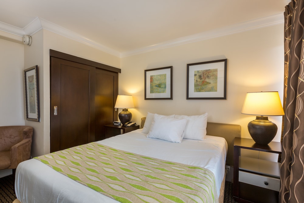 Condo, 2 Bedrooms, Partial Ocean View photo 2
