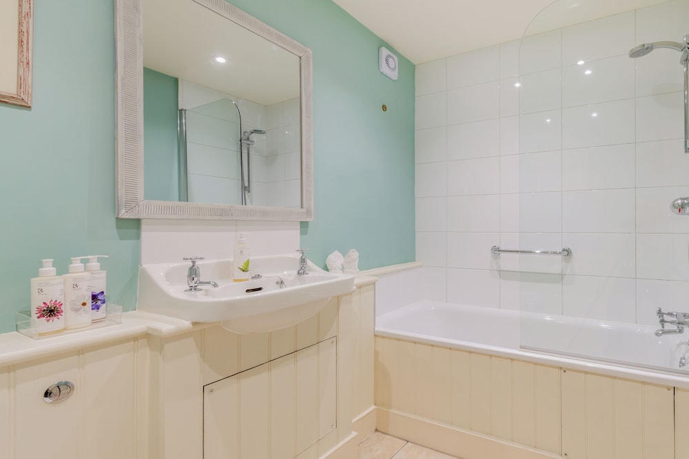 Double Room (Elizabeth) photo 2