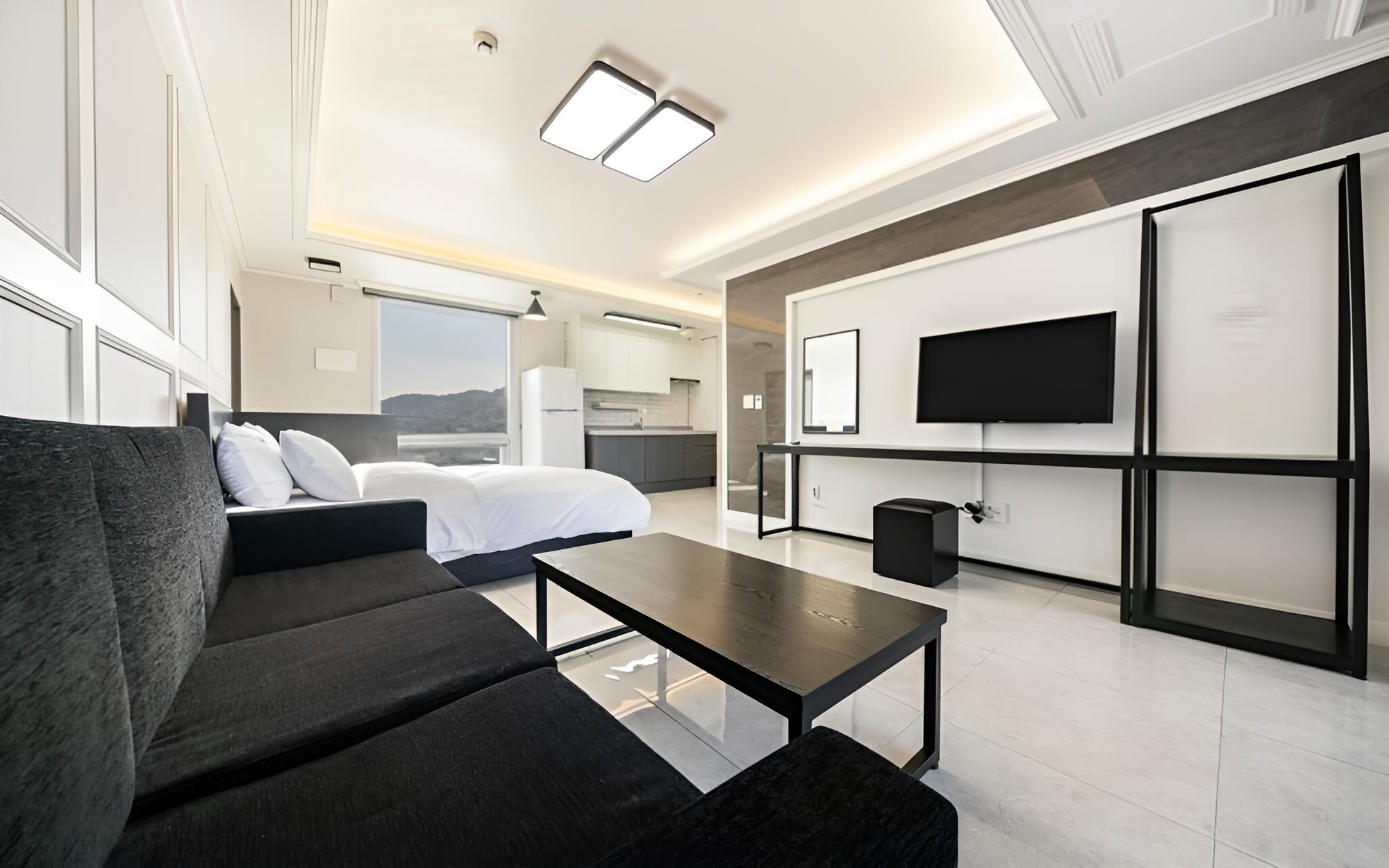 Room (Room 201 (Ocean View)) - Photo 2
