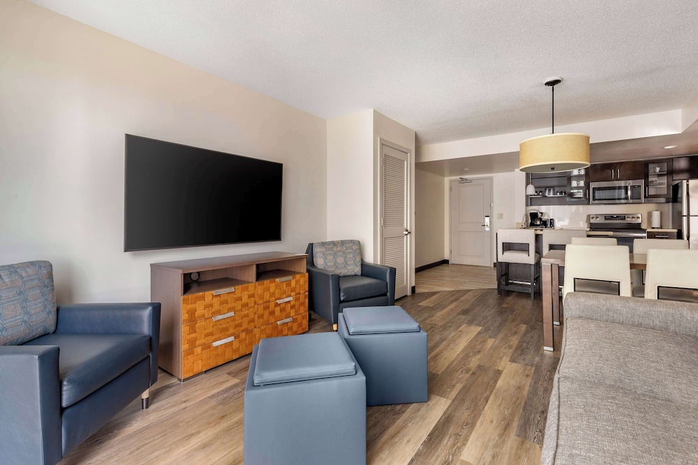 1 Bedroom Ocean View King Suite W/sofabed