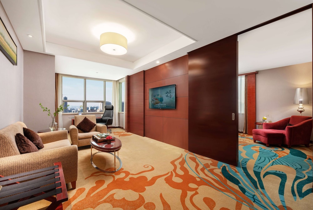 Business Studio Suite, 1 King Bed, Smoking