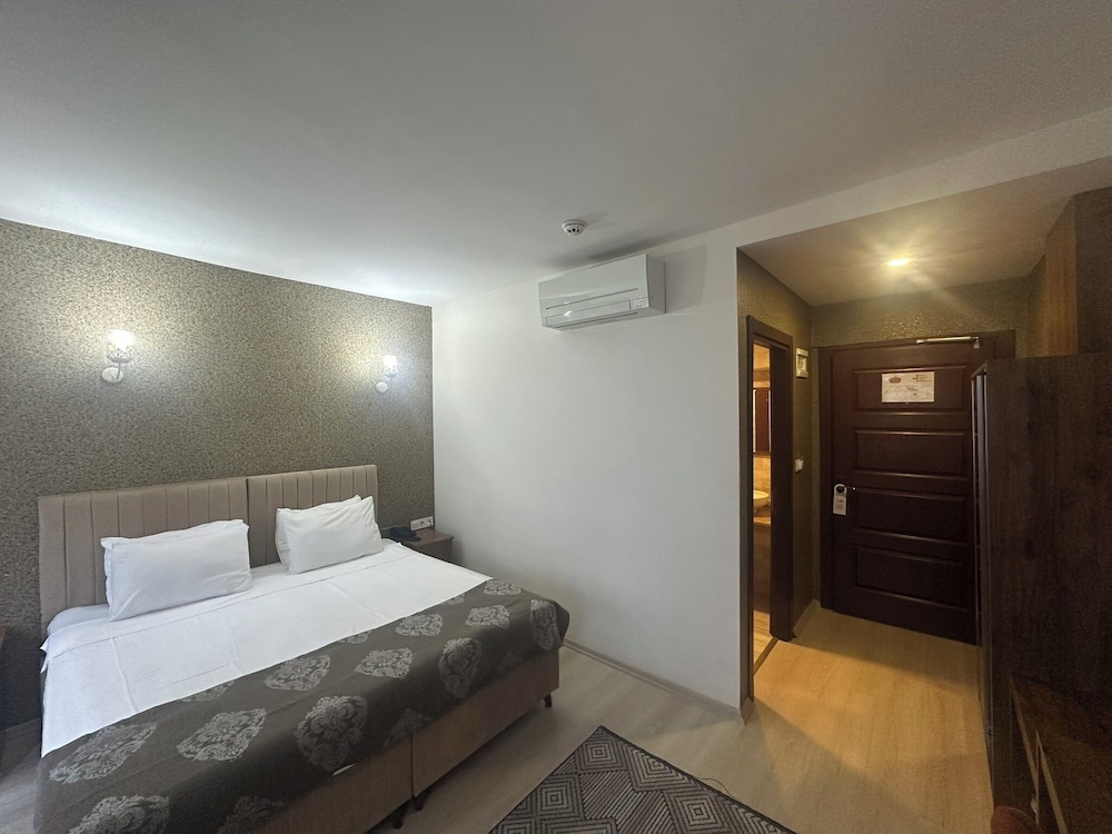 Standard Room photo 2