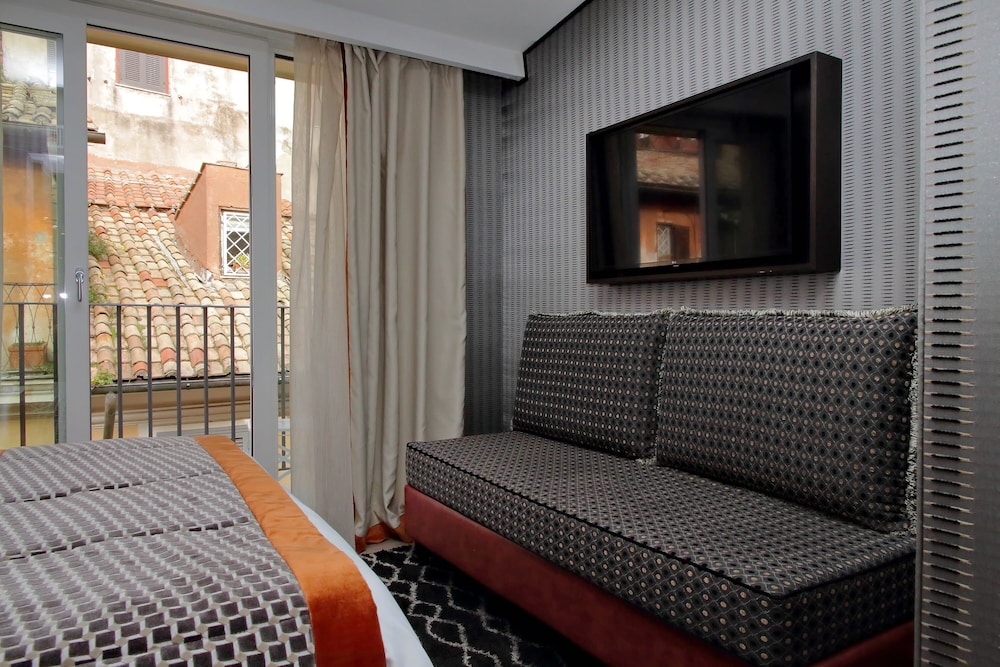 Exclusive Triple Room photo 3