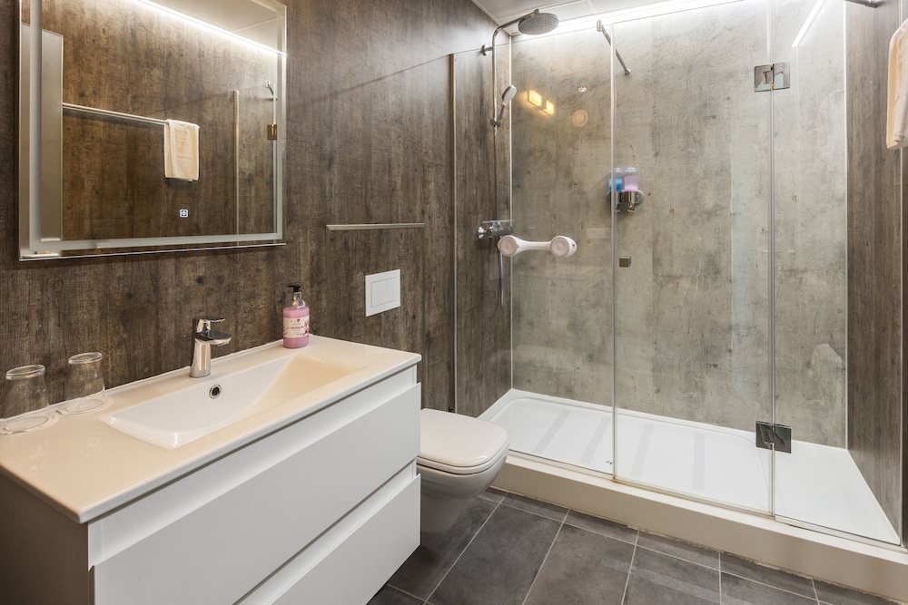 Superior Double or Twin Room - Photo 9