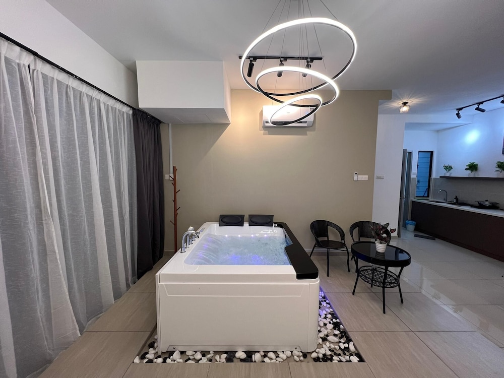 Exclusive Apartment, 1 Bedroom, Pool View photo 1