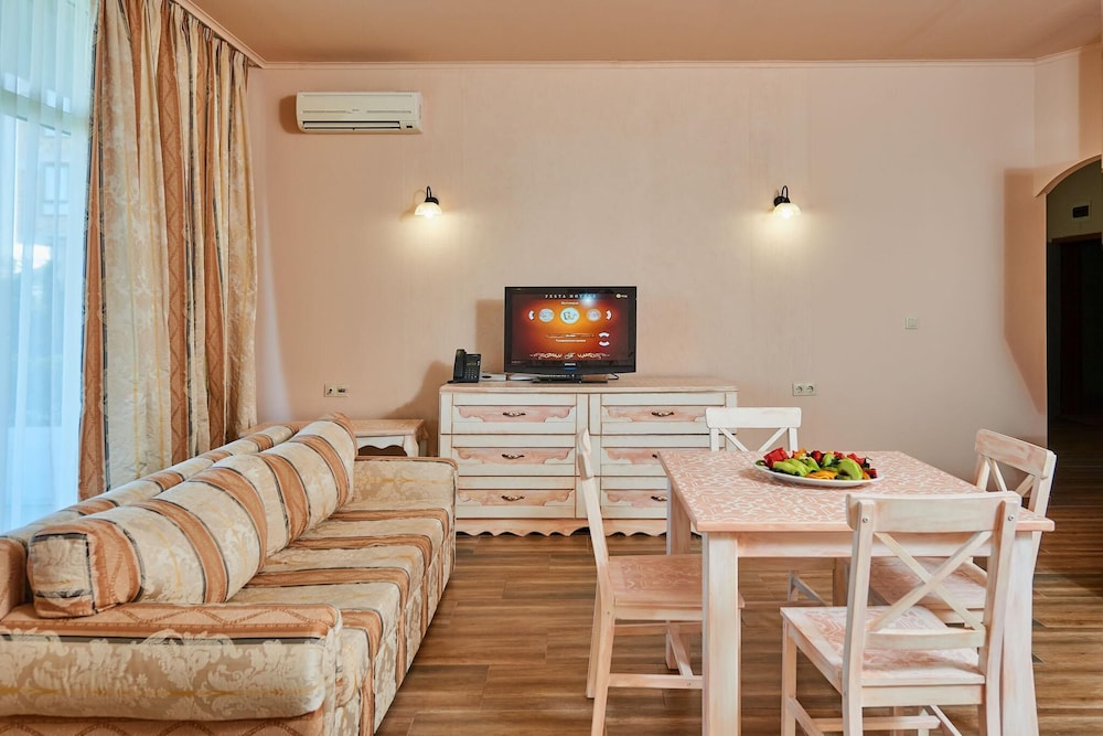 Two Bedroom Apartment Sea View photo 3
