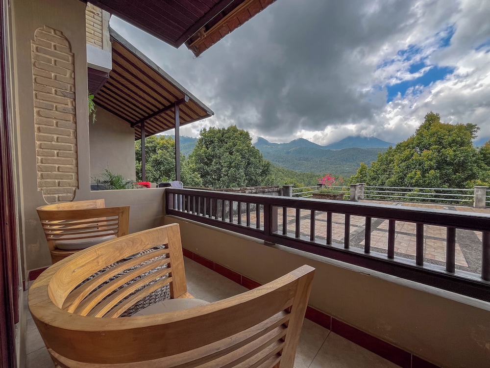 Family Room, Balcony, Mountain View
