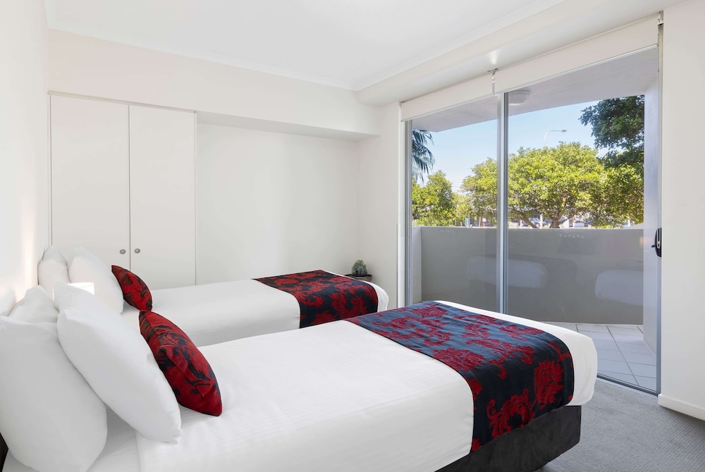 2 Bedroom Apartment - Photo 4