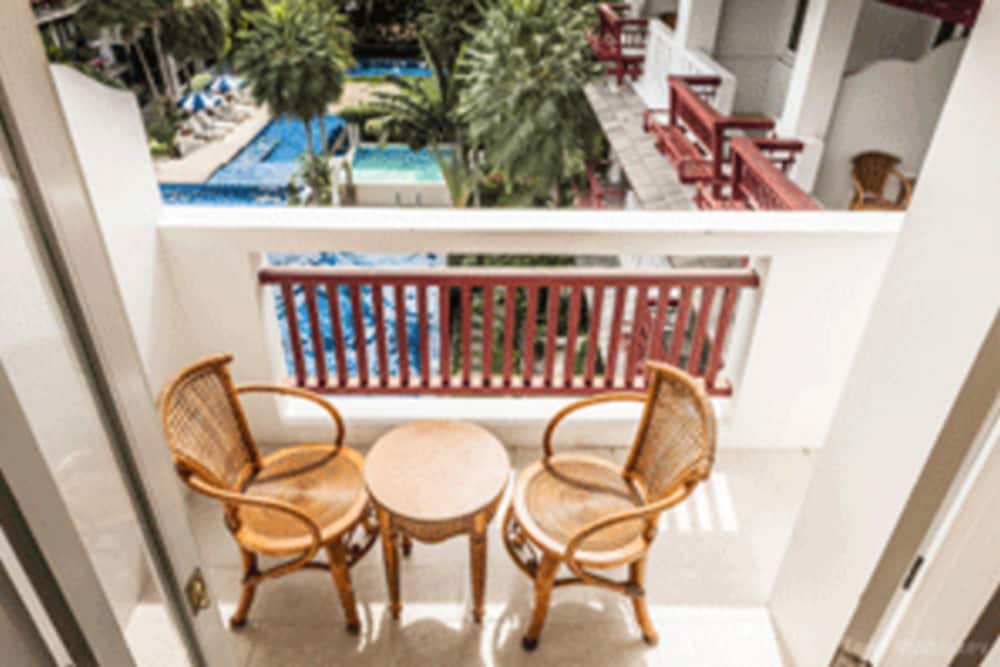 Deluxe Double or Twin Room, Pool View - Photo 2