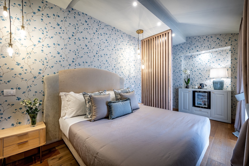 Standard Double Room - Photo 15