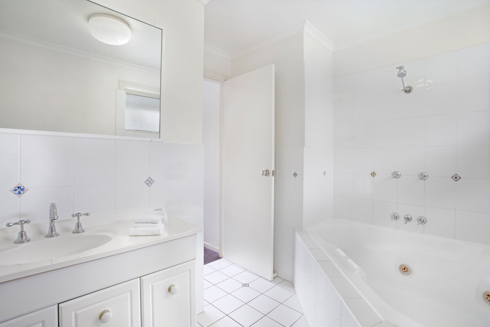 3 Bedroom Villa (Dual Key, Adjacent Rooms) - Photo 2