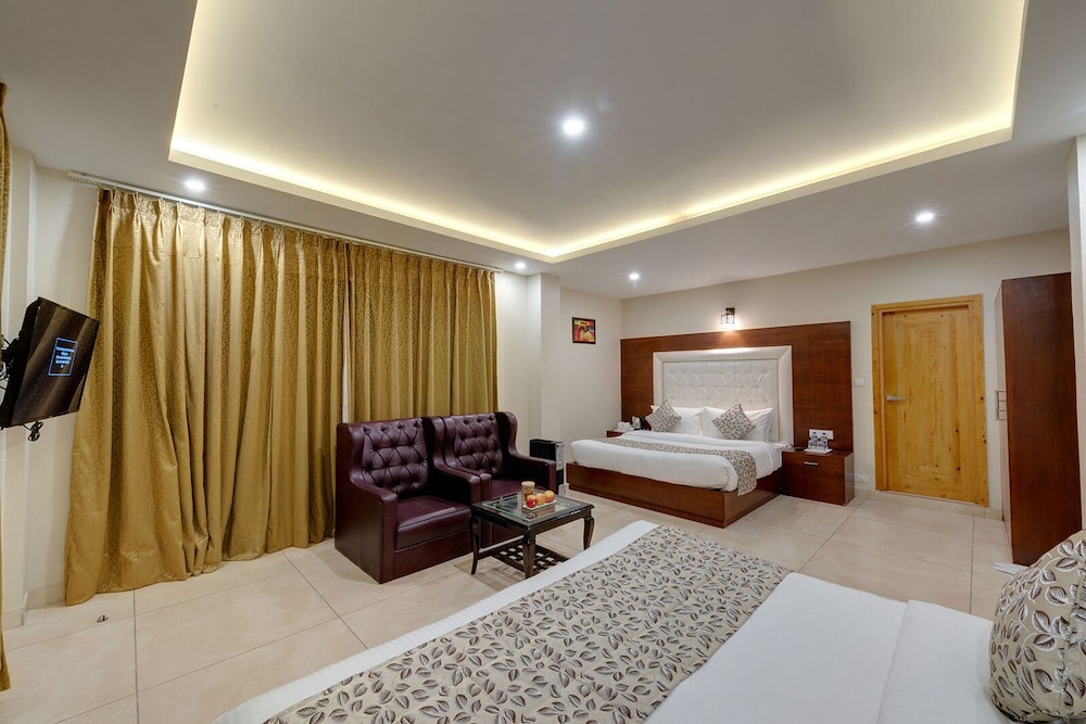 Family Room - Photo 6