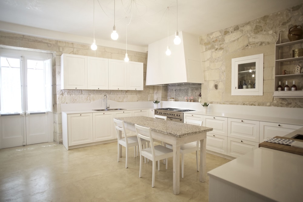 Luxury Villa, 5 Bedrooms photo 3