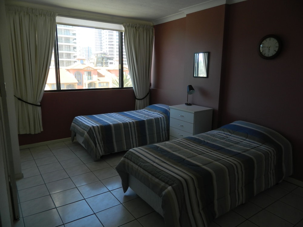 2 Bedroom 2 Bathrooms photo 2