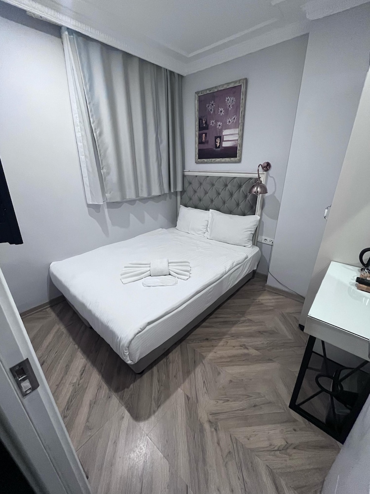Economy Single Room (No View) photo 3
