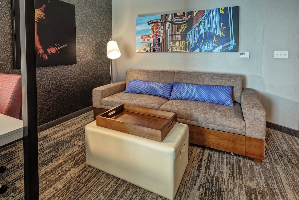 Suite, 2 Queen Beds (Mobility Accessible, Tub) - Photo 3