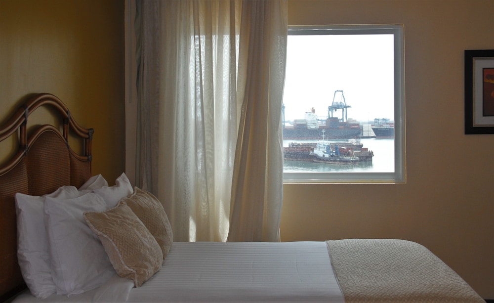 1 King Bed, Superior Room, Breakfast Included photo 3