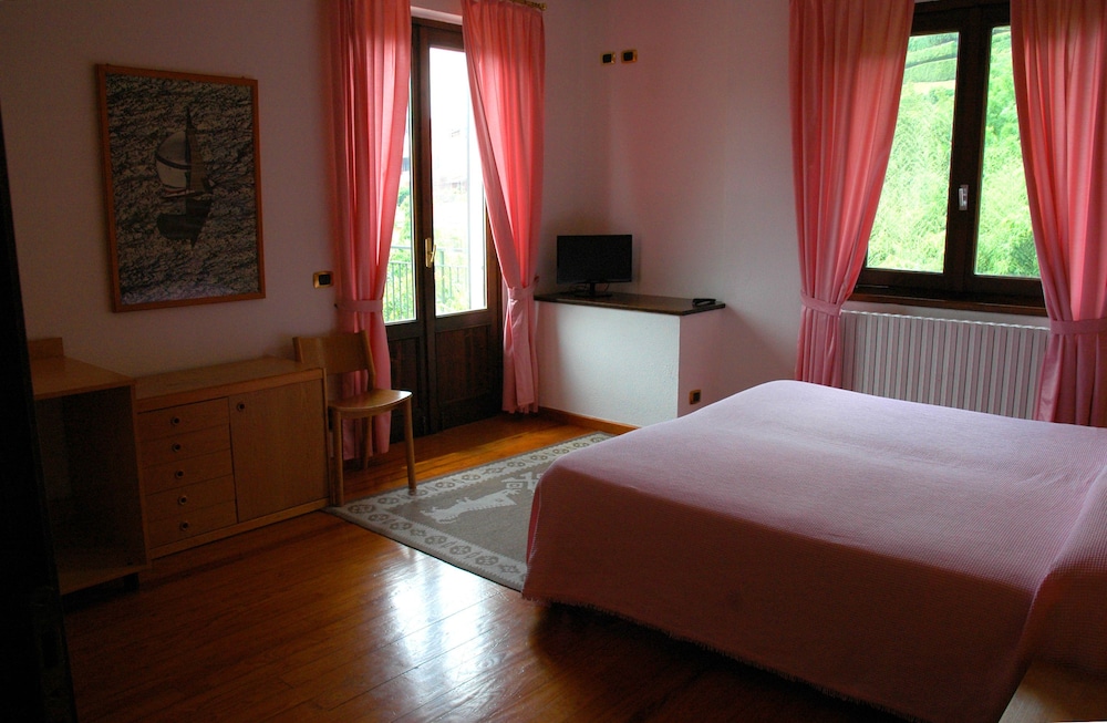 Premium Double Room, Balcony, Partial Lake View