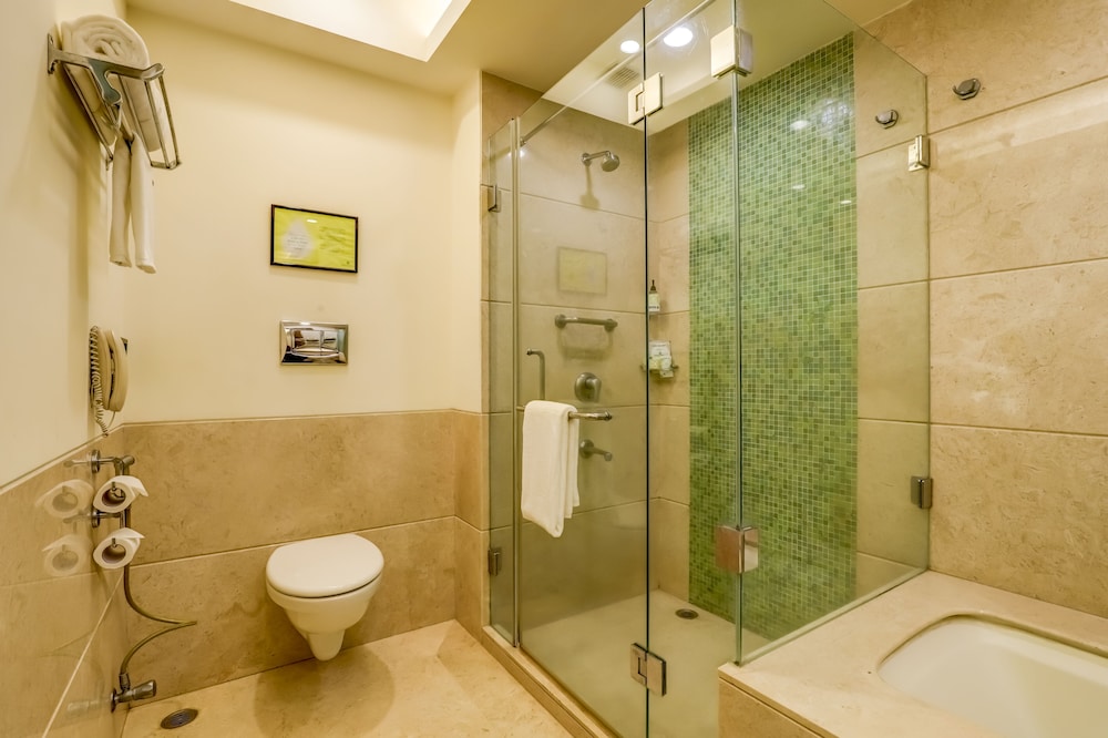 Executive Suite - Photo 6