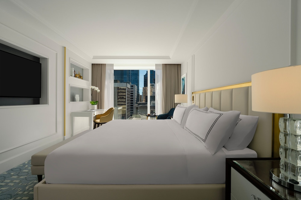 Room, 1 King Bed, Accessible (Turquoise) photo 1