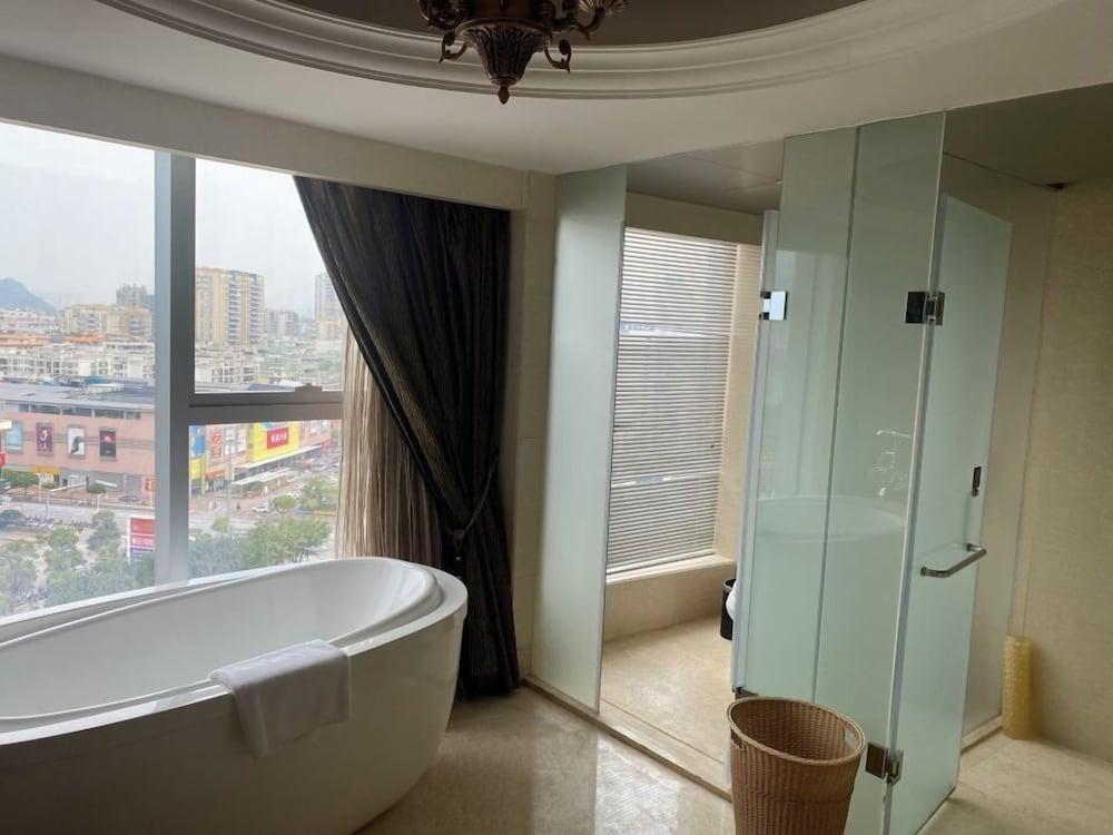 Superior Twin Room, Lake View photo 2
