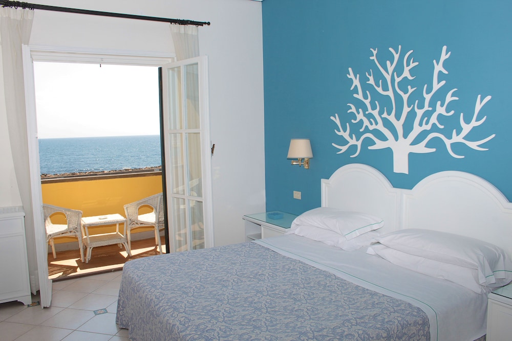 Superior Double Room, Sea View photo 2