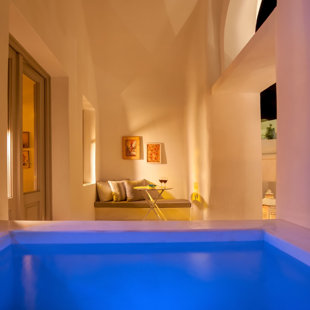 Luxury Suite, 2 Bedrooms, Garden View (Cave Garden View)