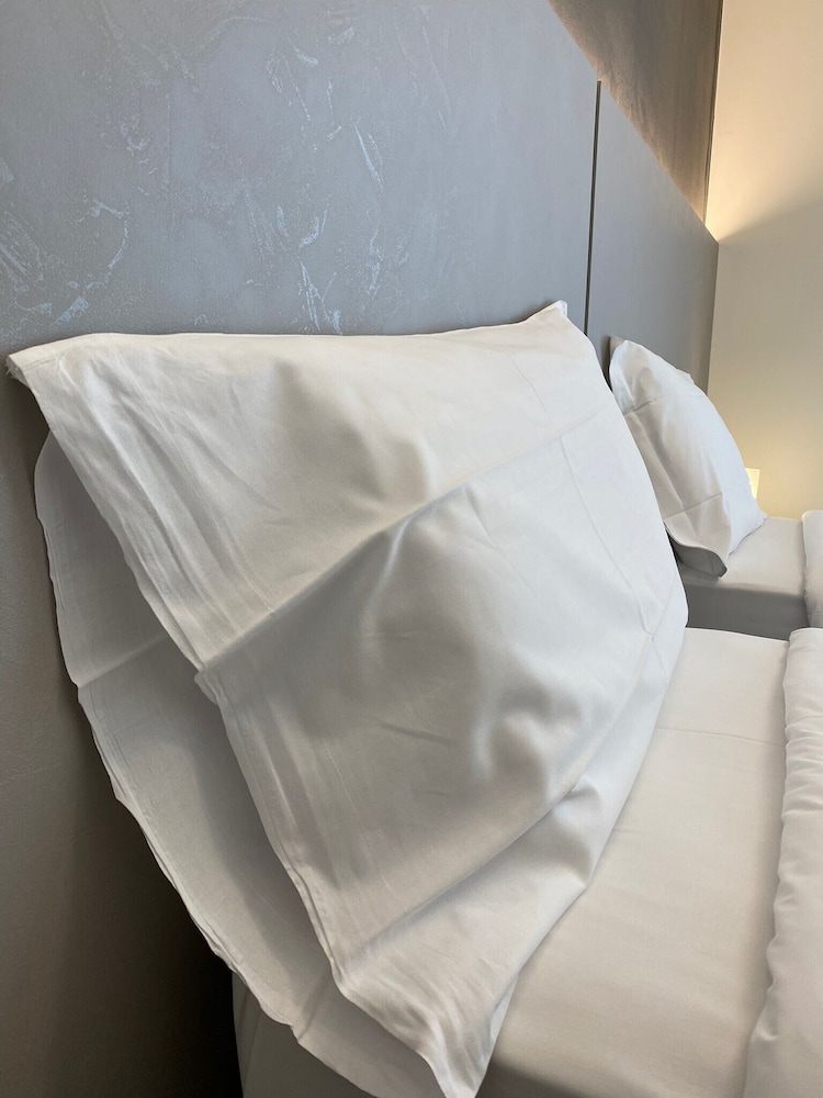 Standard Twin Room, 2 Twin Beds photo 3