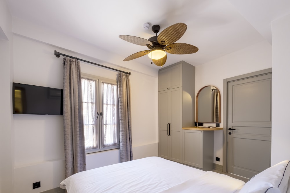 Standard Double Room - Photo 24