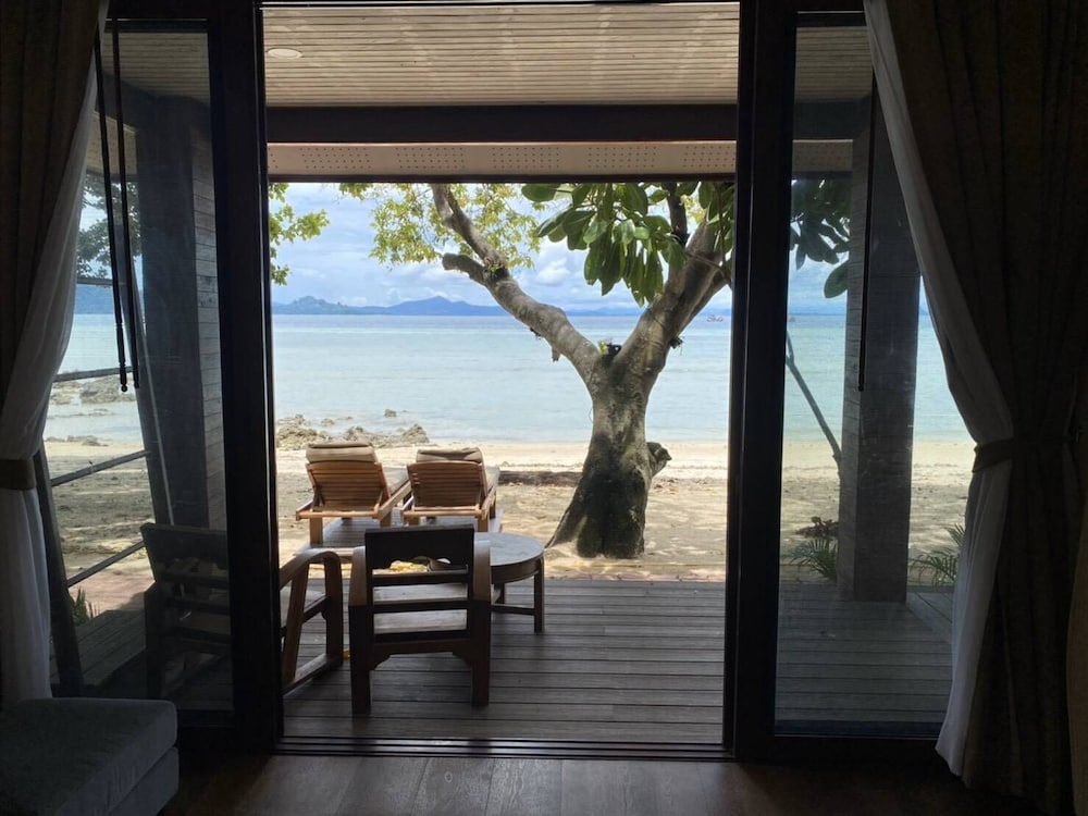 Beachfront Breeze - Photo 6