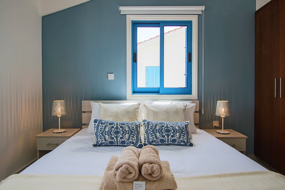 Luxury Villa photo 1