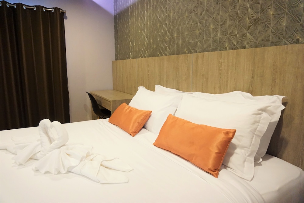 Studio, 1 King Bed, Non Smoking, Kitchenette