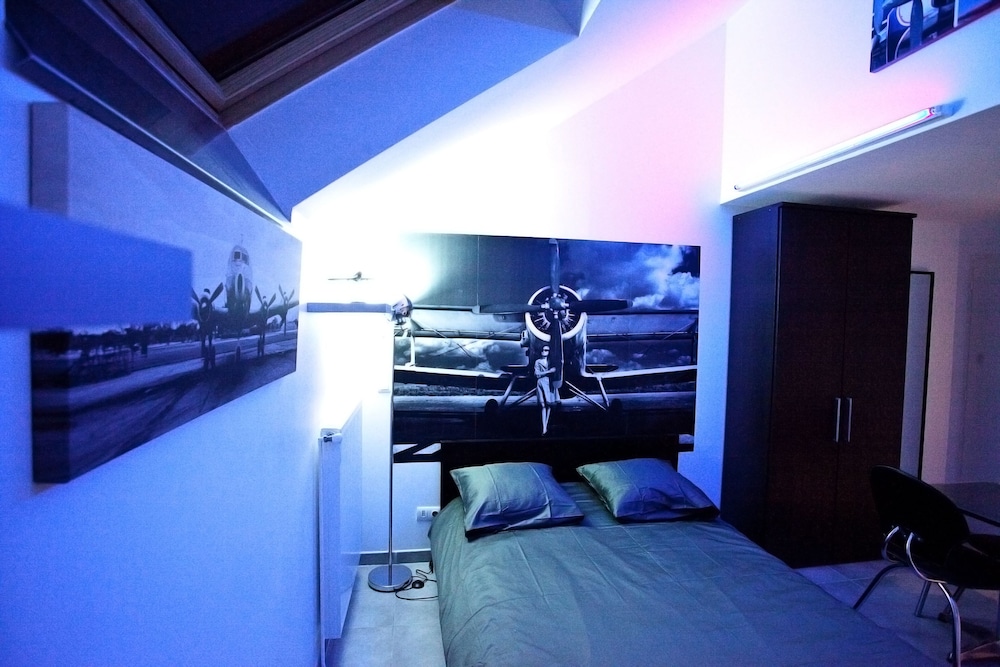 Studio (2 Adults) photo 2