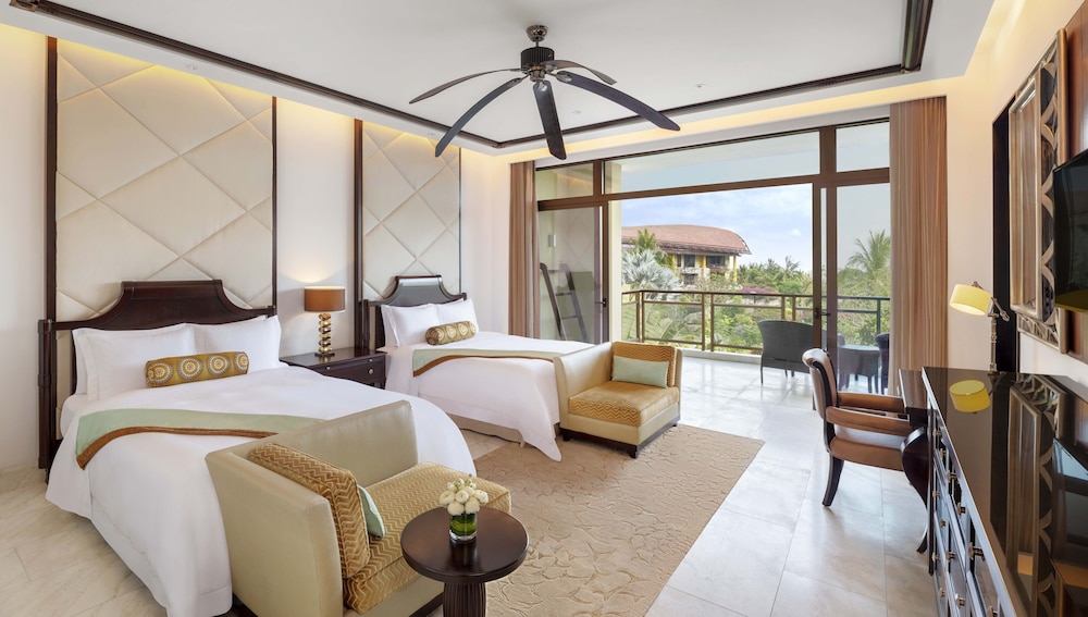 Room, 2 Queen Beds, Smoking, Pool View