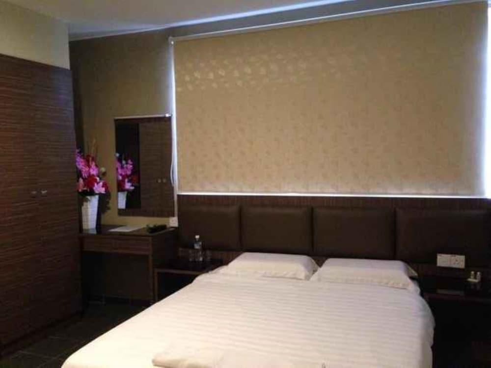 Double Room - Photo 3