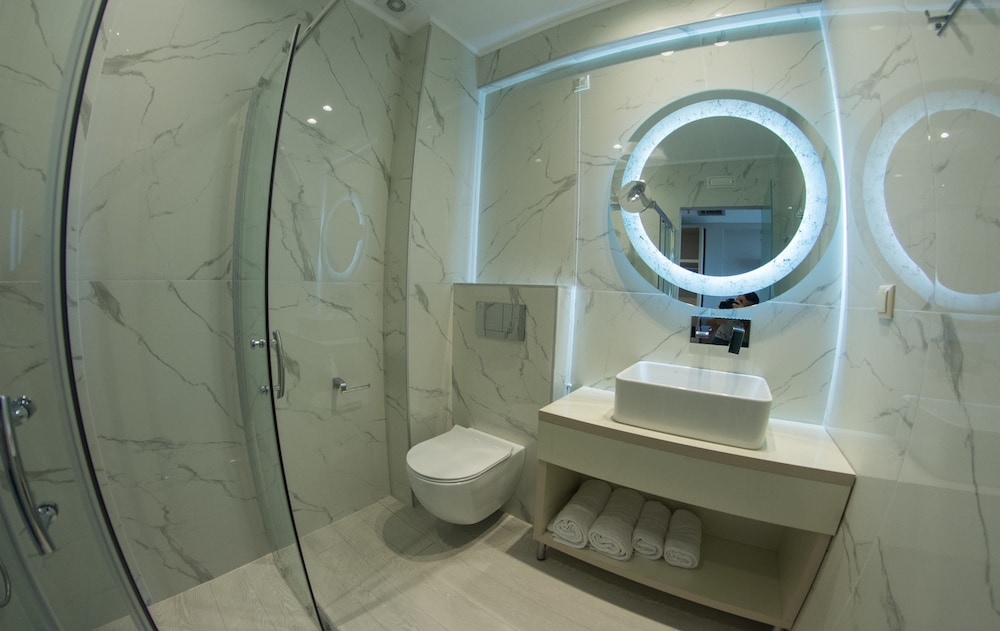 Deluxe Double Room - Photo 12